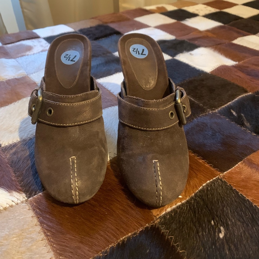 Brown Suede Women's Clogs